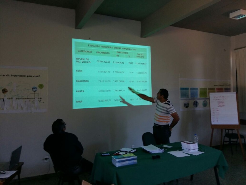 Adevaldo Dias apresentando dados recentes da implementação do Sanear Amazônia